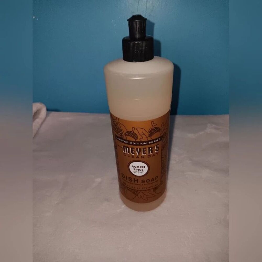 NWT Rare Mrs. Meyer's Clean Day Acorn Spice Liquid Dish Soap Fall Decor